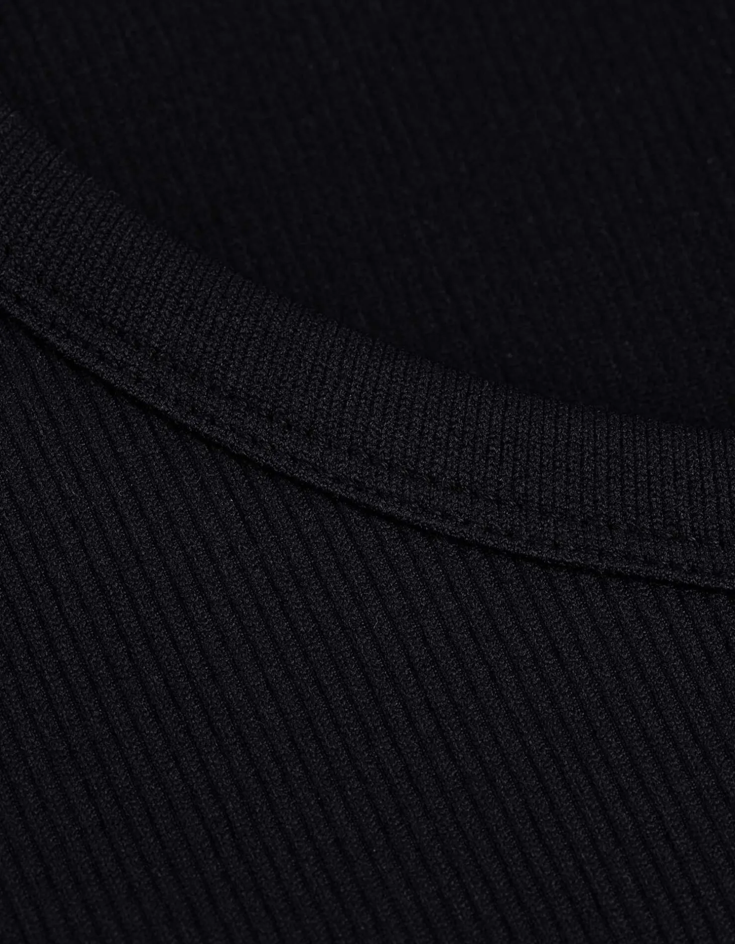 Cropped shirt - Geribde structuur - zwart
