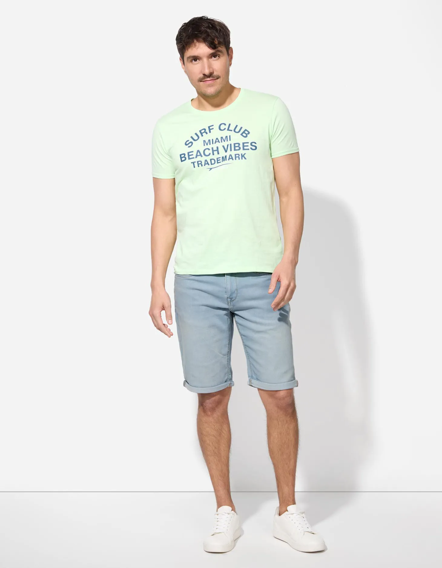 Denim short - Vaste pijpomslag - lichtblauw