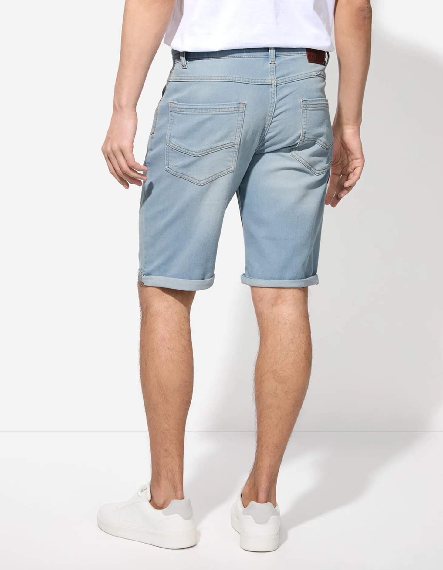 Denim short - Vaste pijpomslag - lichtblauw