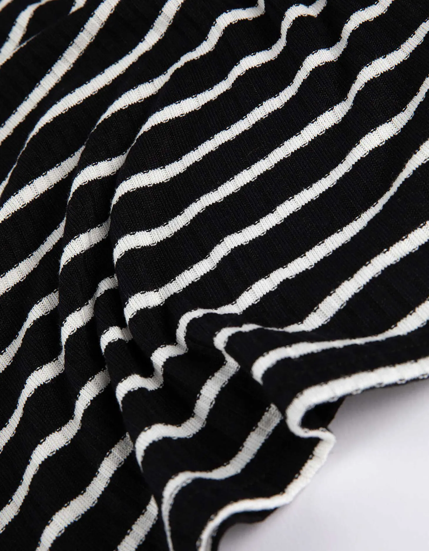 Longsleeve - Carmenhals - zwart