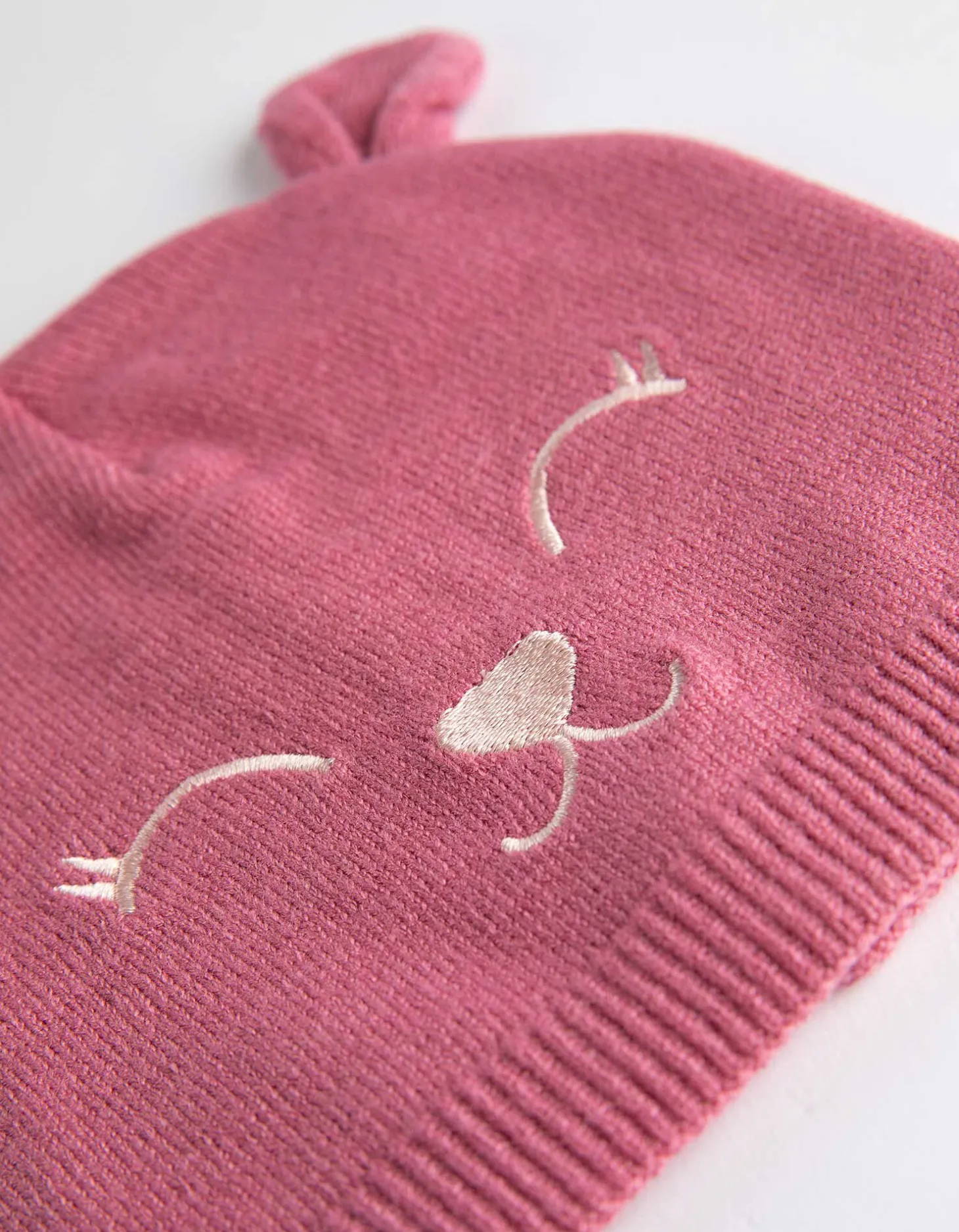 Muts - Borduursel - roze