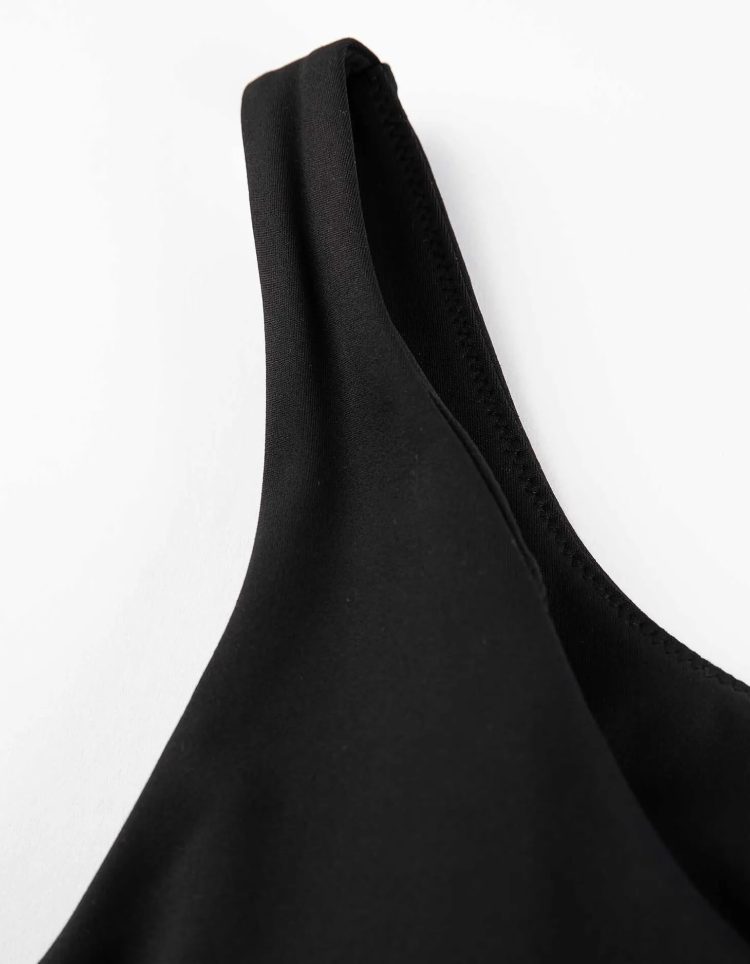 Top - Ademend - zwart