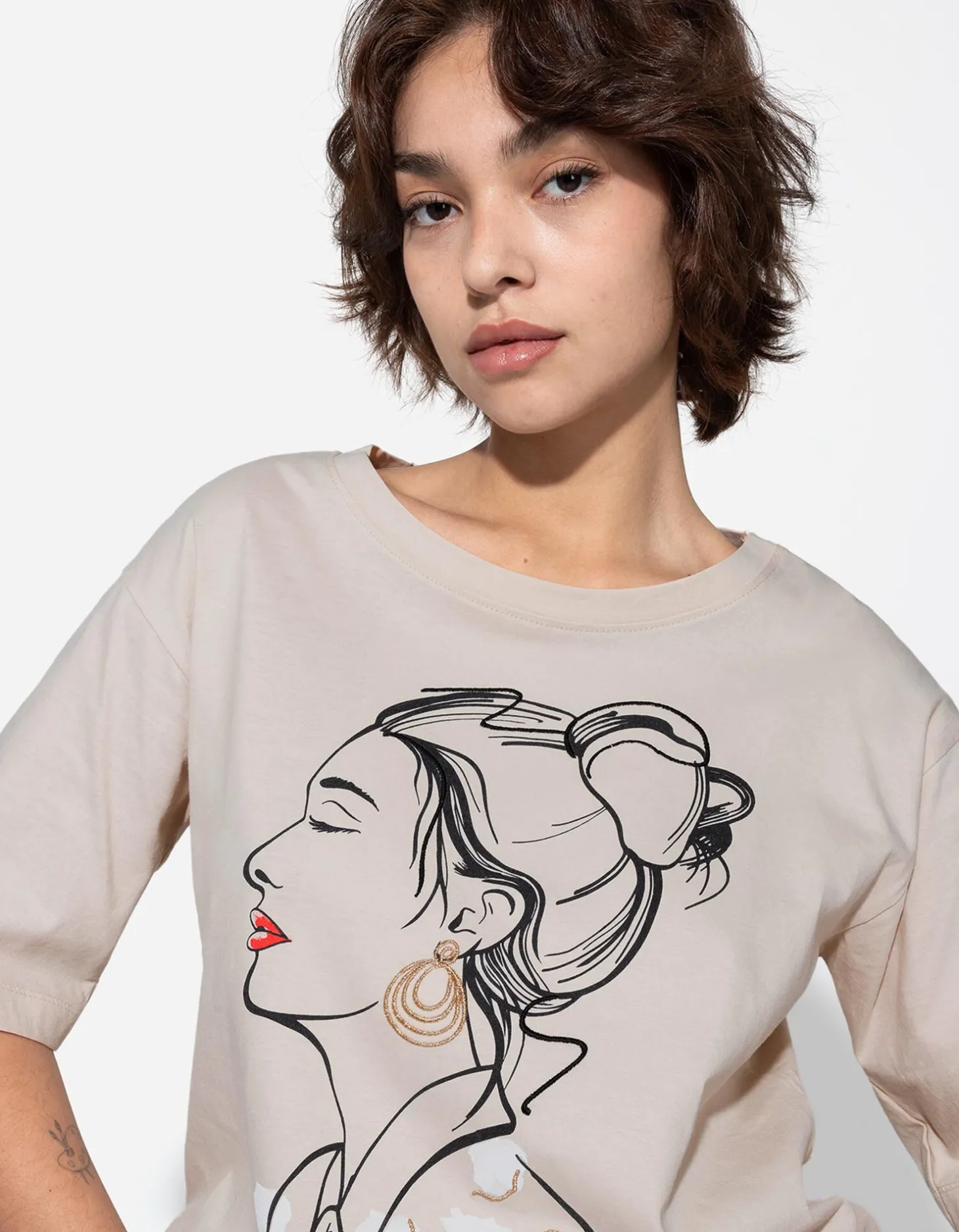 T-shirt - Borduursels - beige