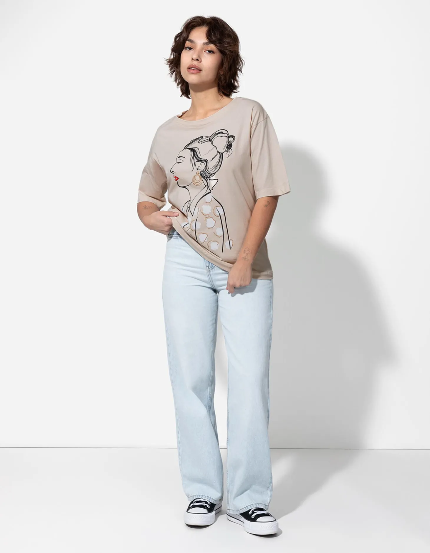 T-shirt - Borduursels - beige