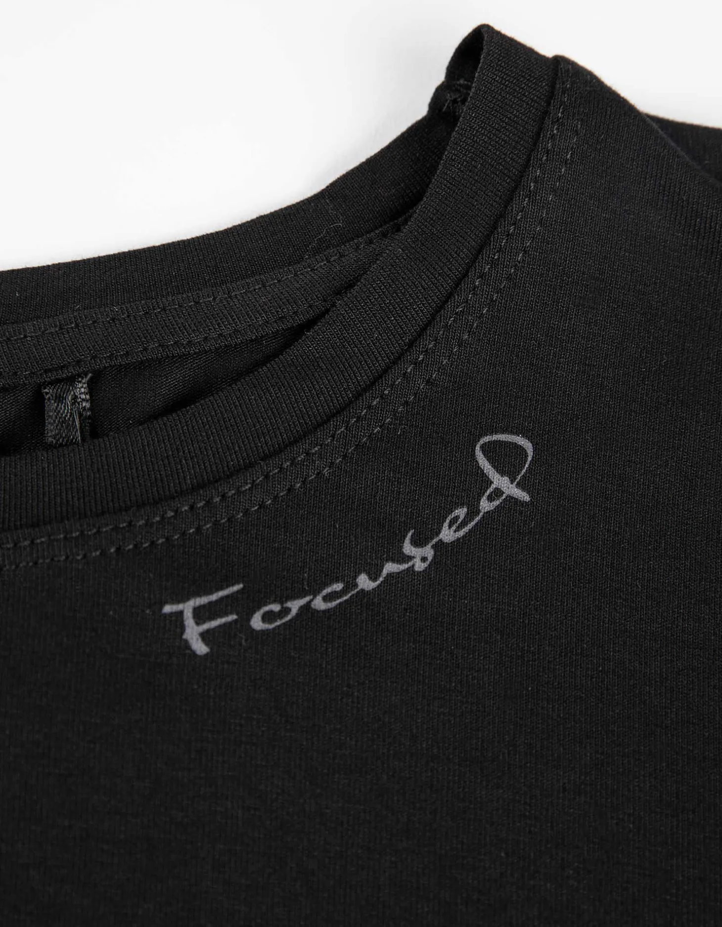 T-shirt - LENZING™ ECOVERO™ - zwart
