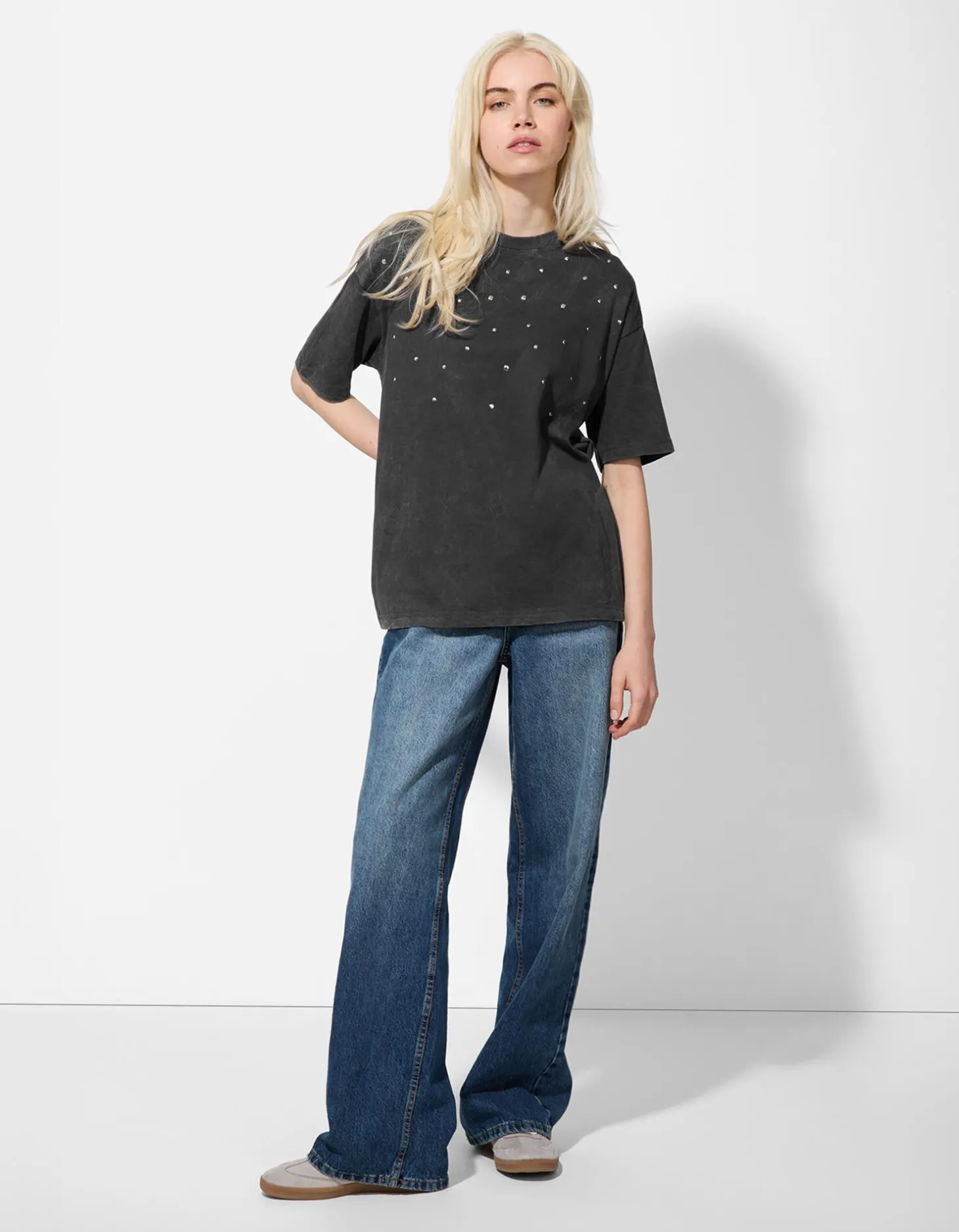 T-shirt - Met studs - donkergrijs