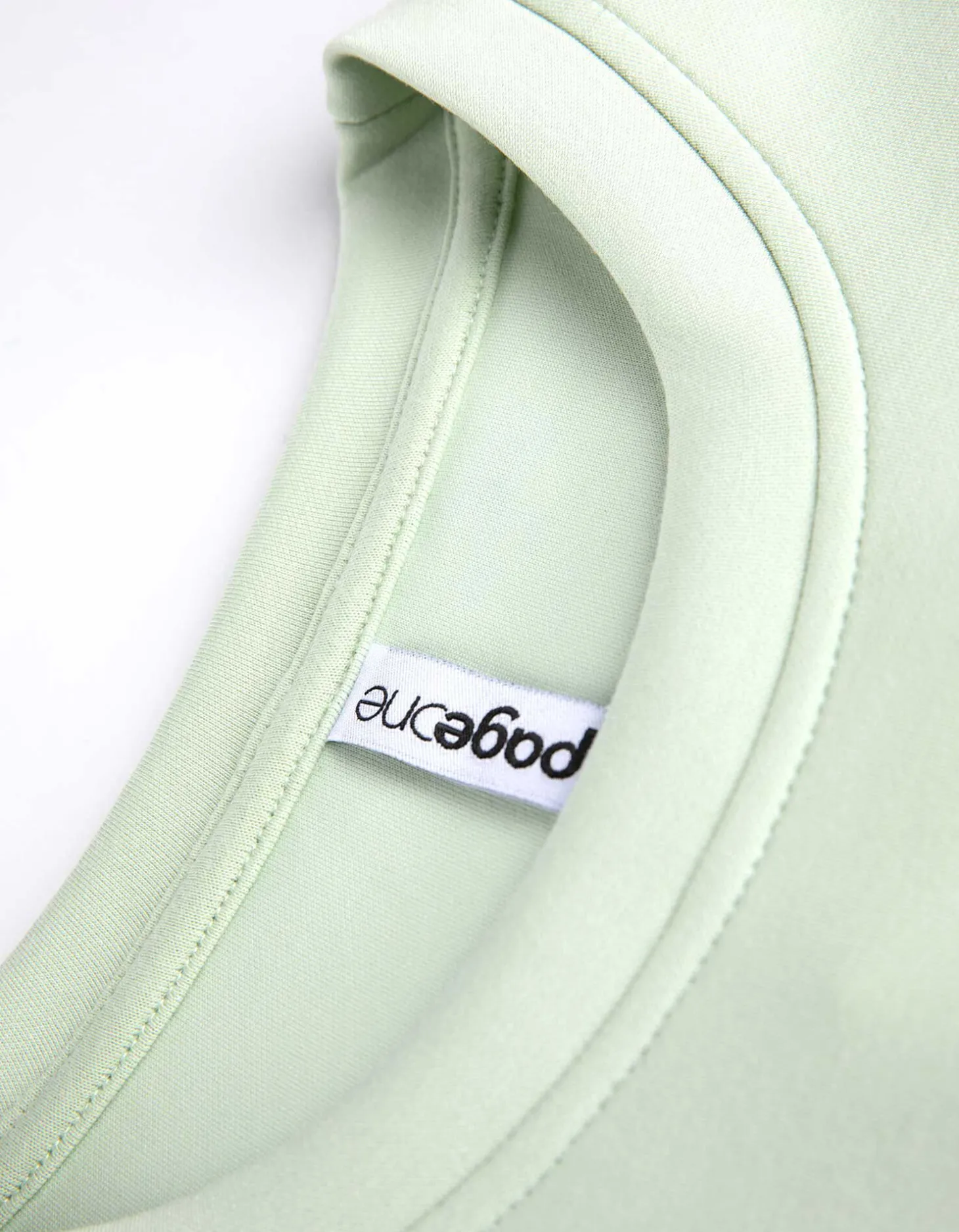 T-shirt - Modaal - lichtgroen