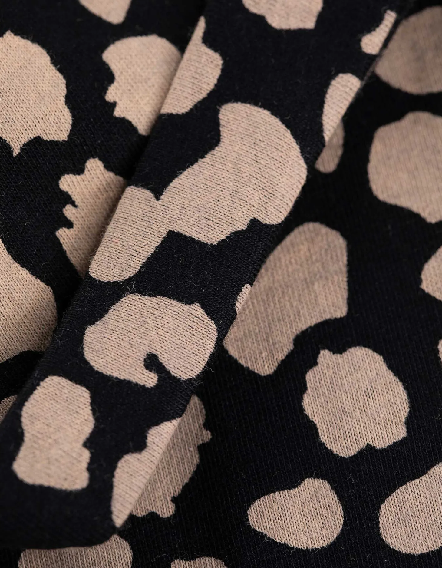 T-shirt - Motief all-over - zwart