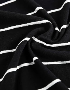 T-shirt - V-hals - zwart