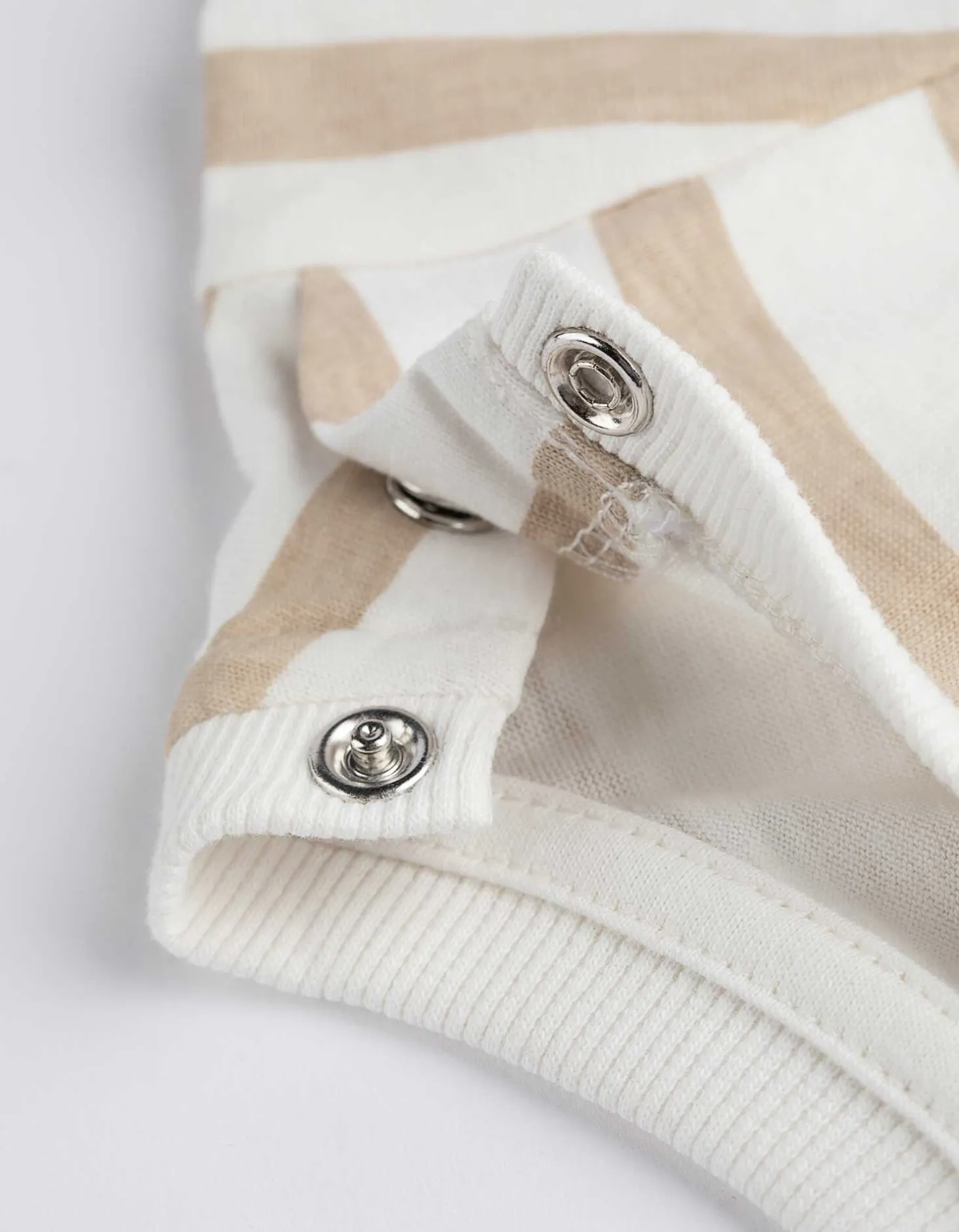 T-shirt - Vooropdruk - beige